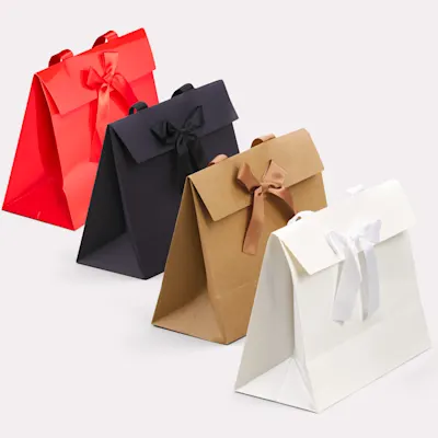 Beispielfoto: Geschenktaschen mit Schleife